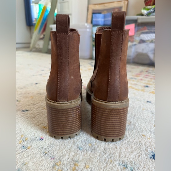 MIA Lugg Boot - Picture 4 of 10